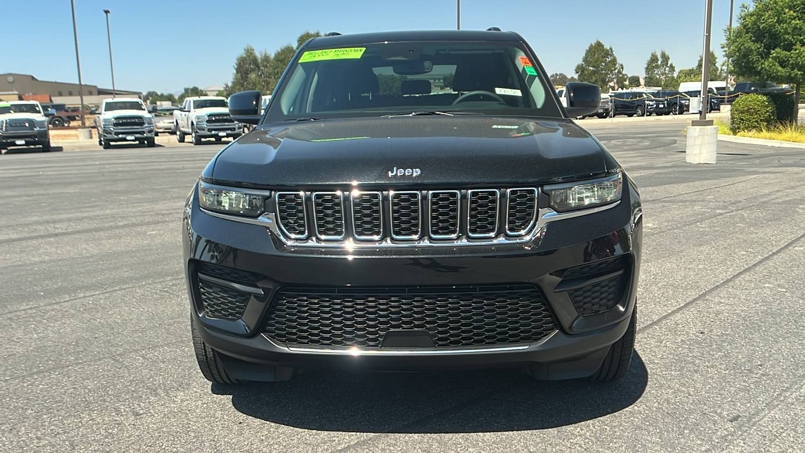 2023 Jeep Grand Cherokee Laredo 8