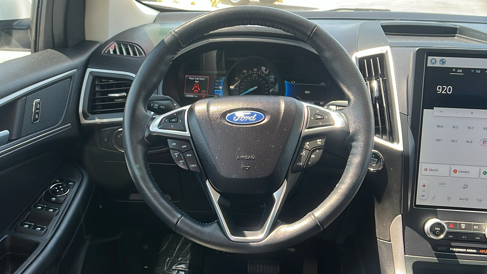 2023 Ford Edge  22