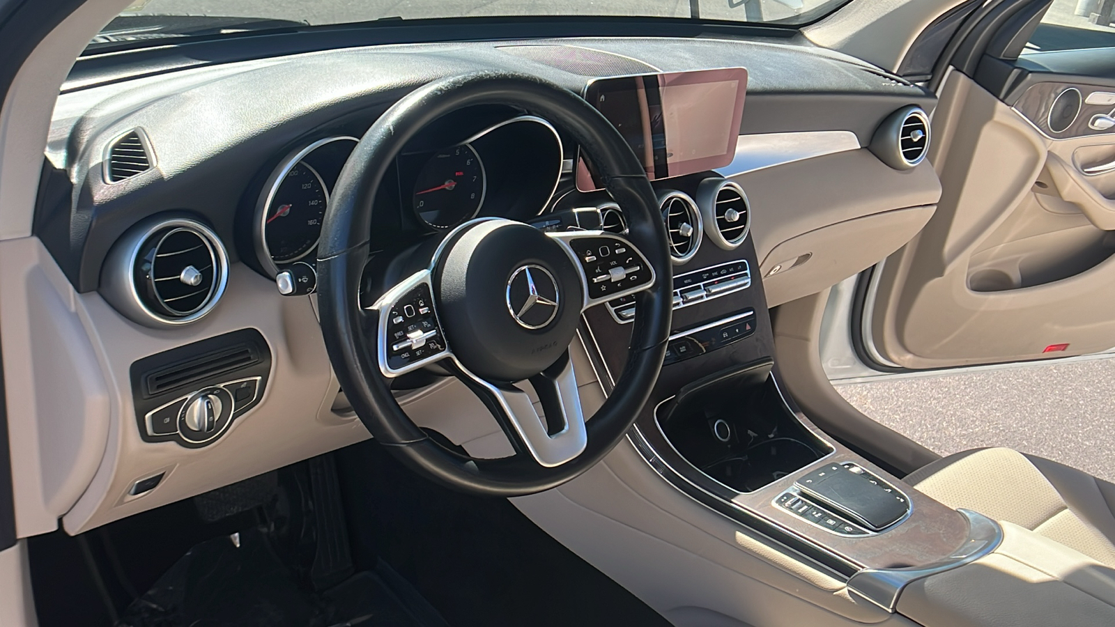 2021 Mercedes-Benz GLC GLC 300 16