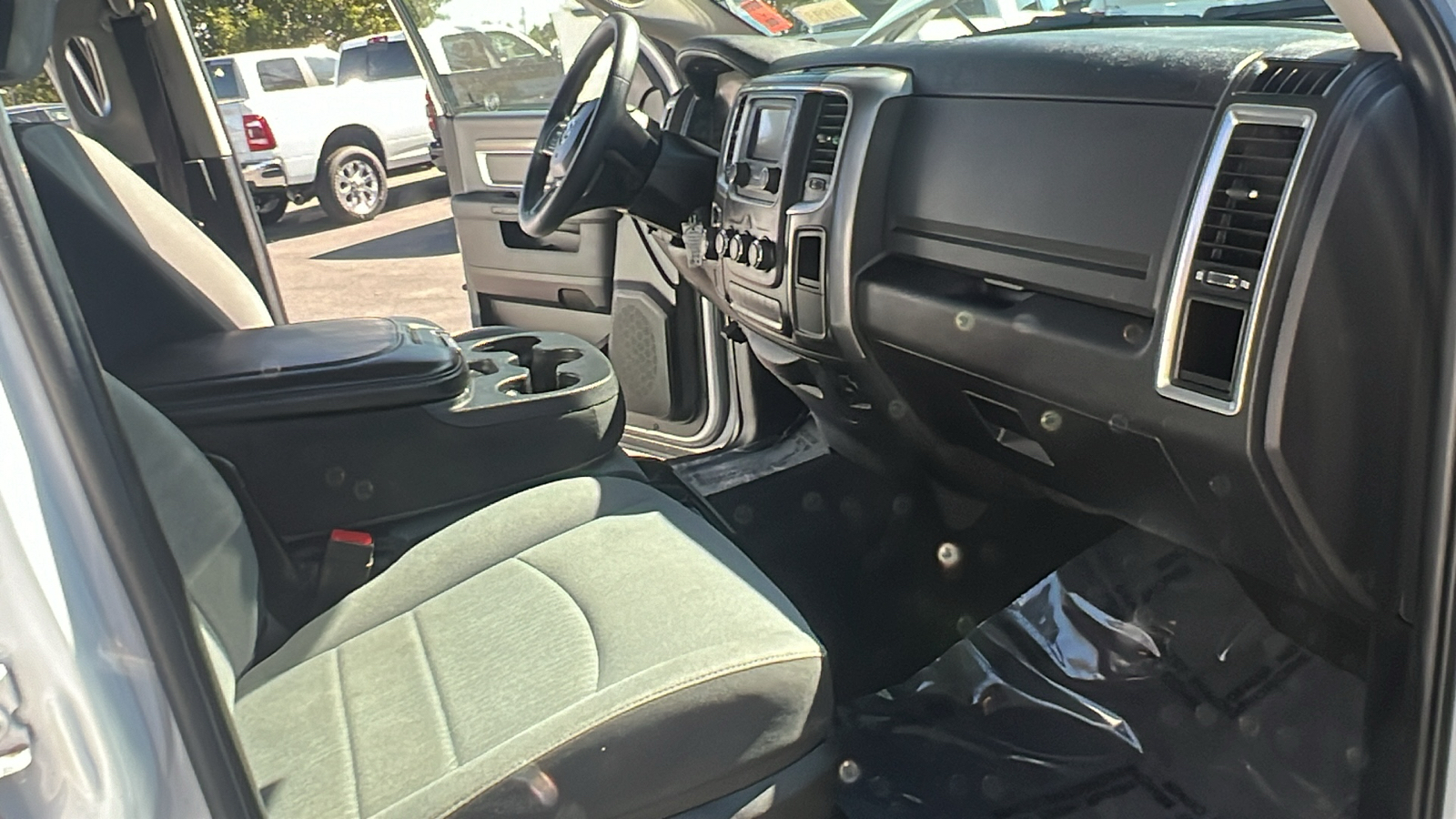 2021 Ram 1500 Classic SLT 14