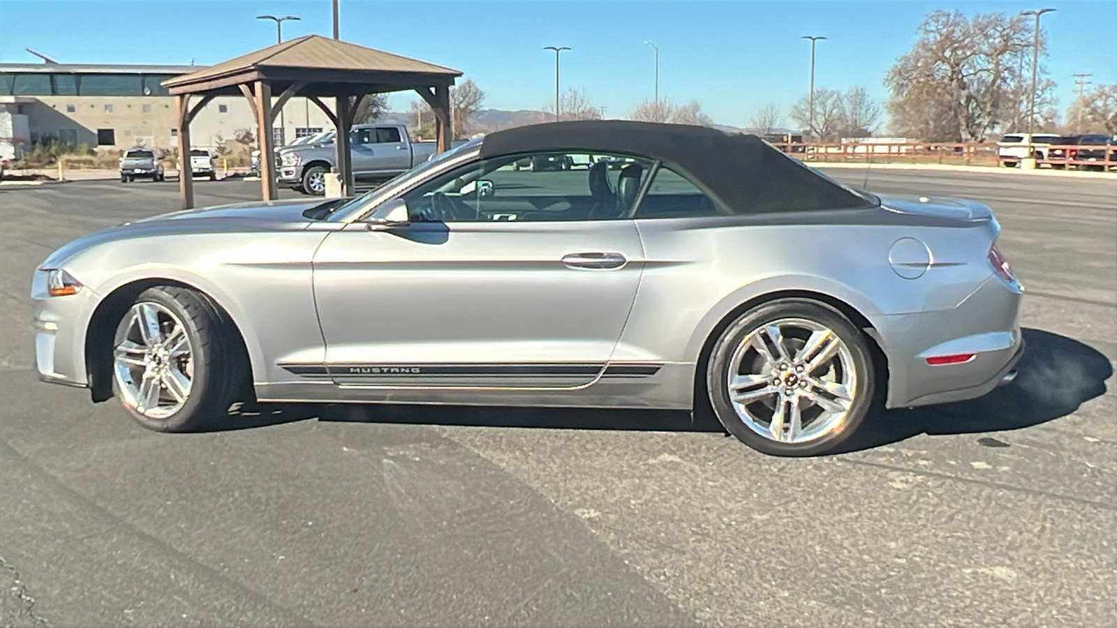 2020 Ford Mustang  27