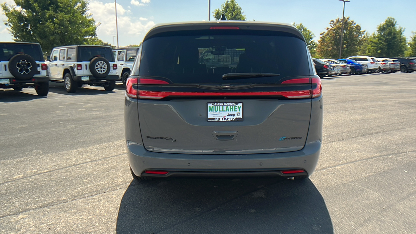 2023 Chrysler Pacifica Hybrid Limited 4