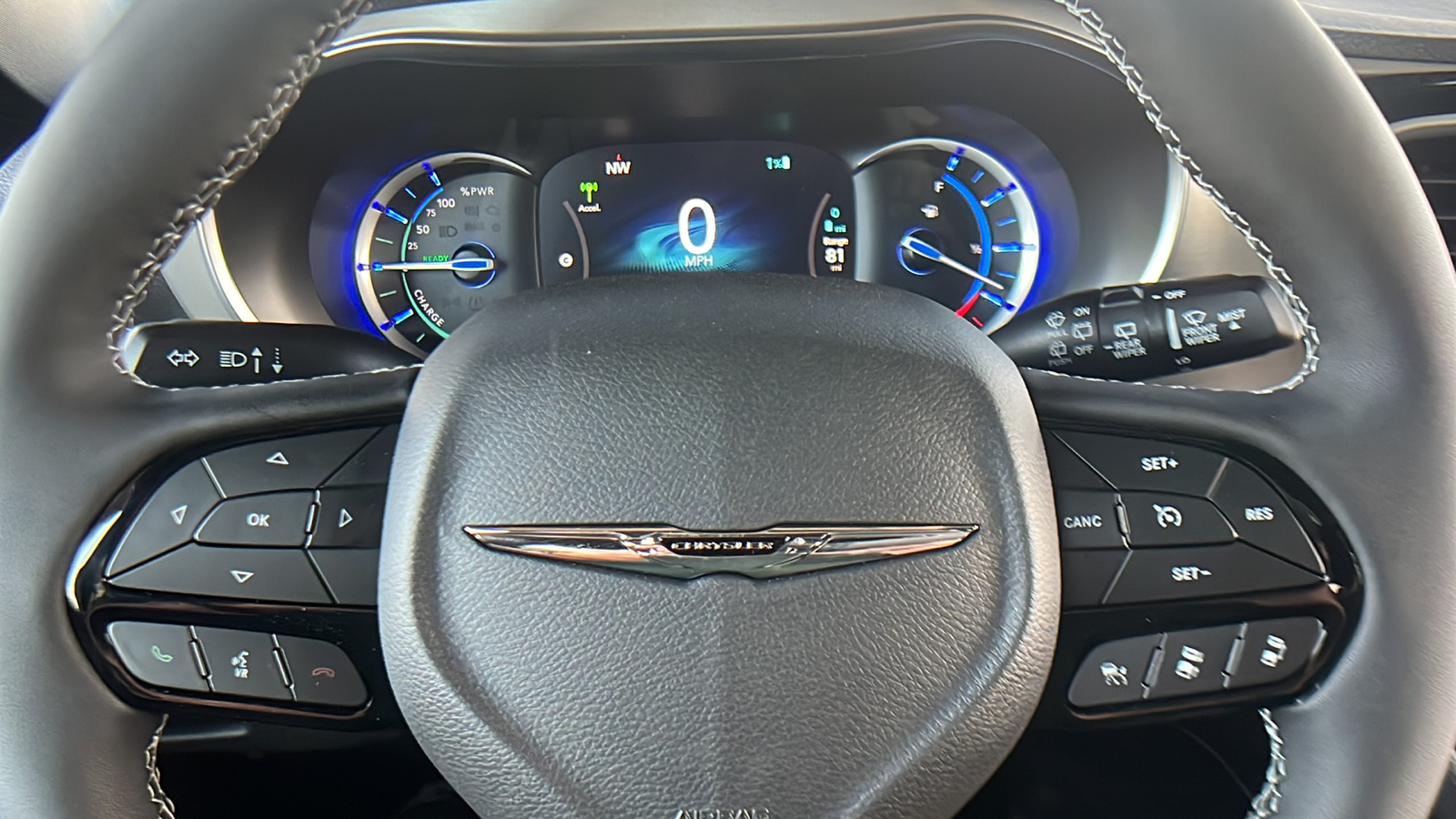 2023 Chrysler Pacifica Hybrid Limited 34