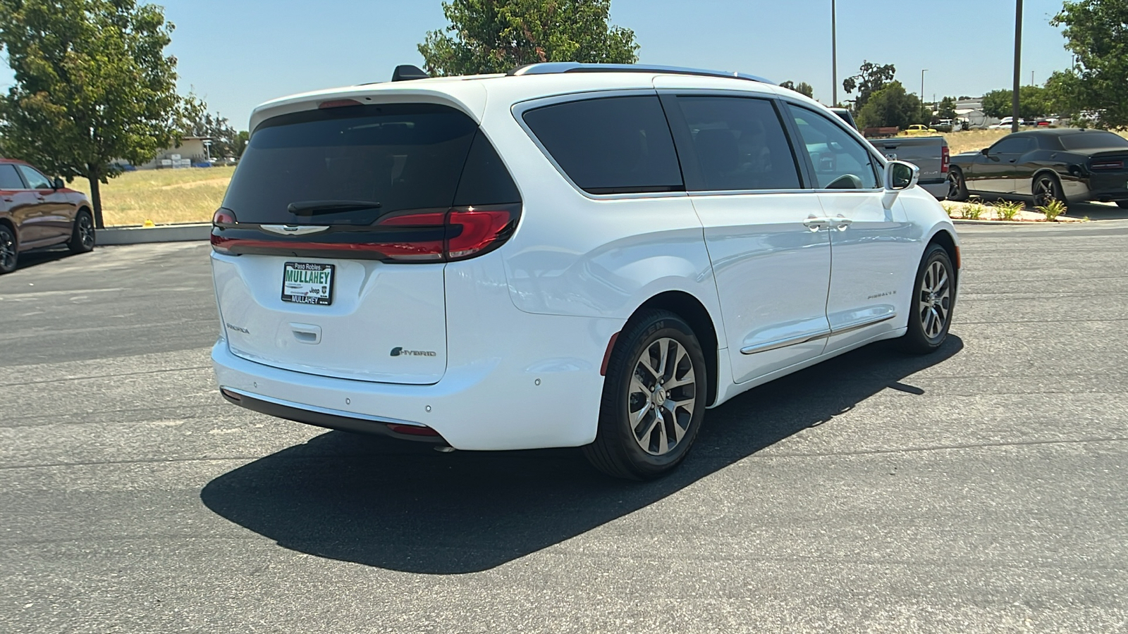 2024 Chrysler Pacifica Hybrid Pinnacle 3