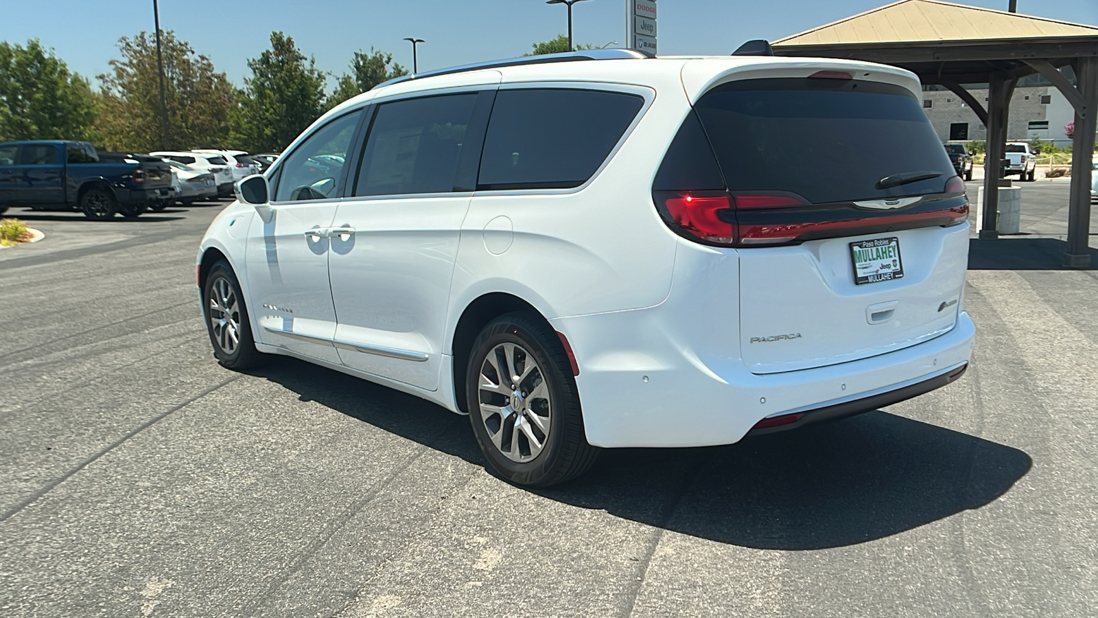 2024 Chrysler Pacifica Hybrid Pinnacle 5