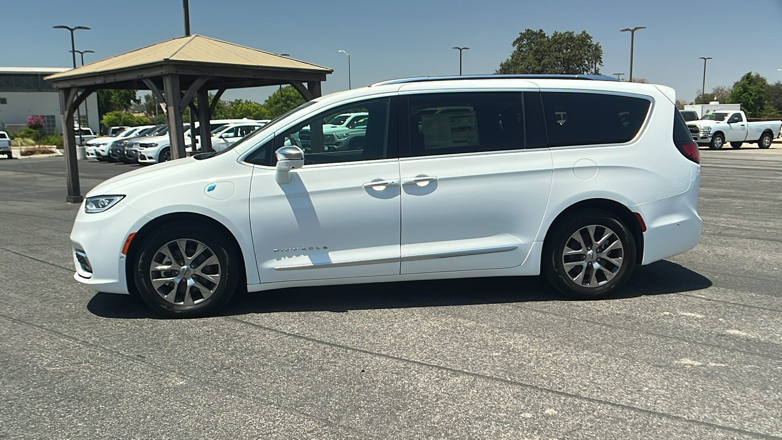 2024 Chrysler Pacifica Hybrid Pinnacle 6