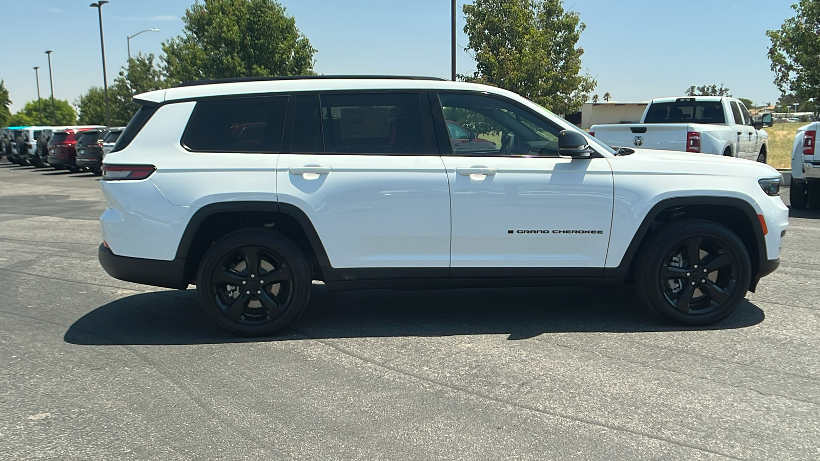 2024 Jeep Grand Cherokee L Altitude X 2