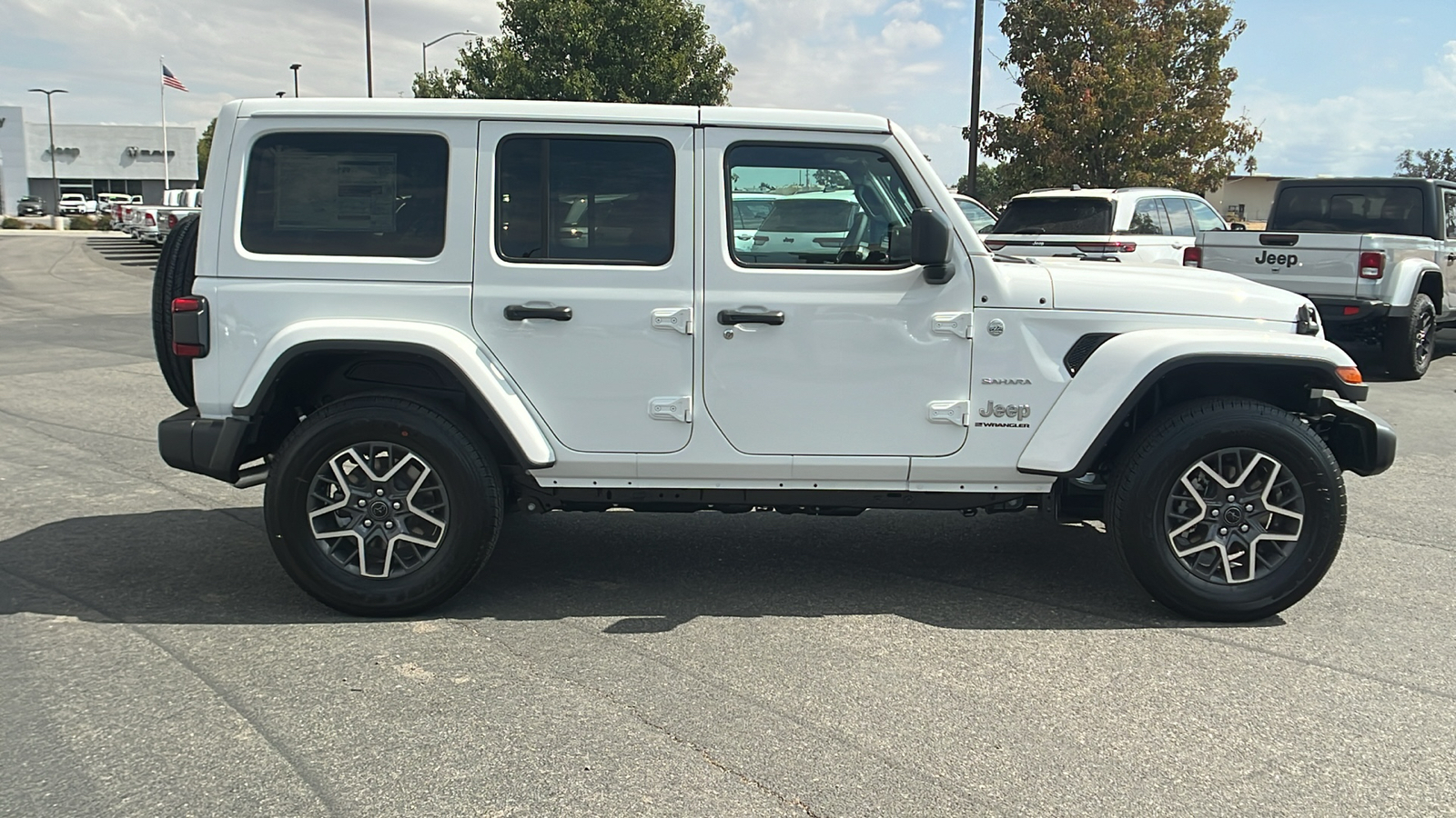 2024 Jeep Wrangler Sahara 2