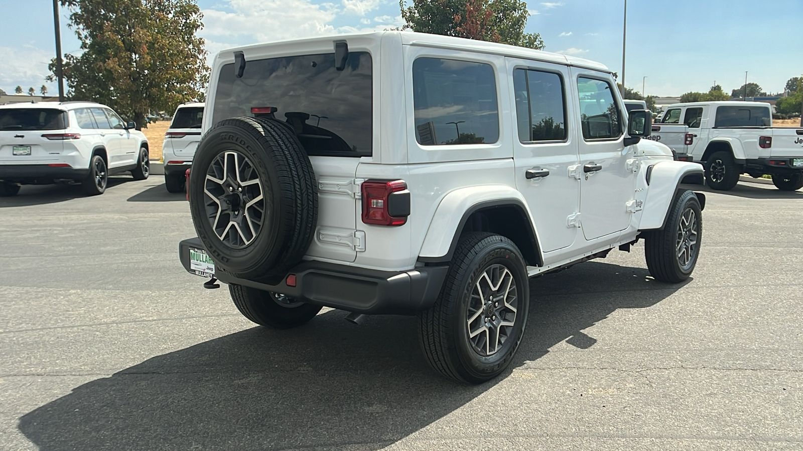 2024 Jeep Wrangler Sahara 3