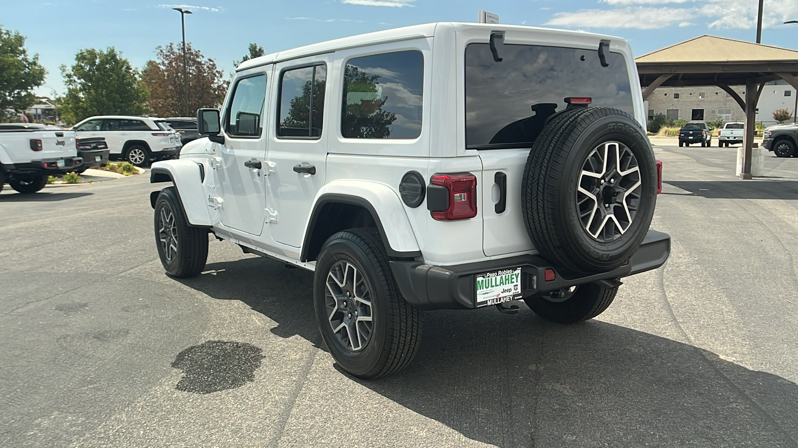 2024 Jeep Wrangler Sahara 5