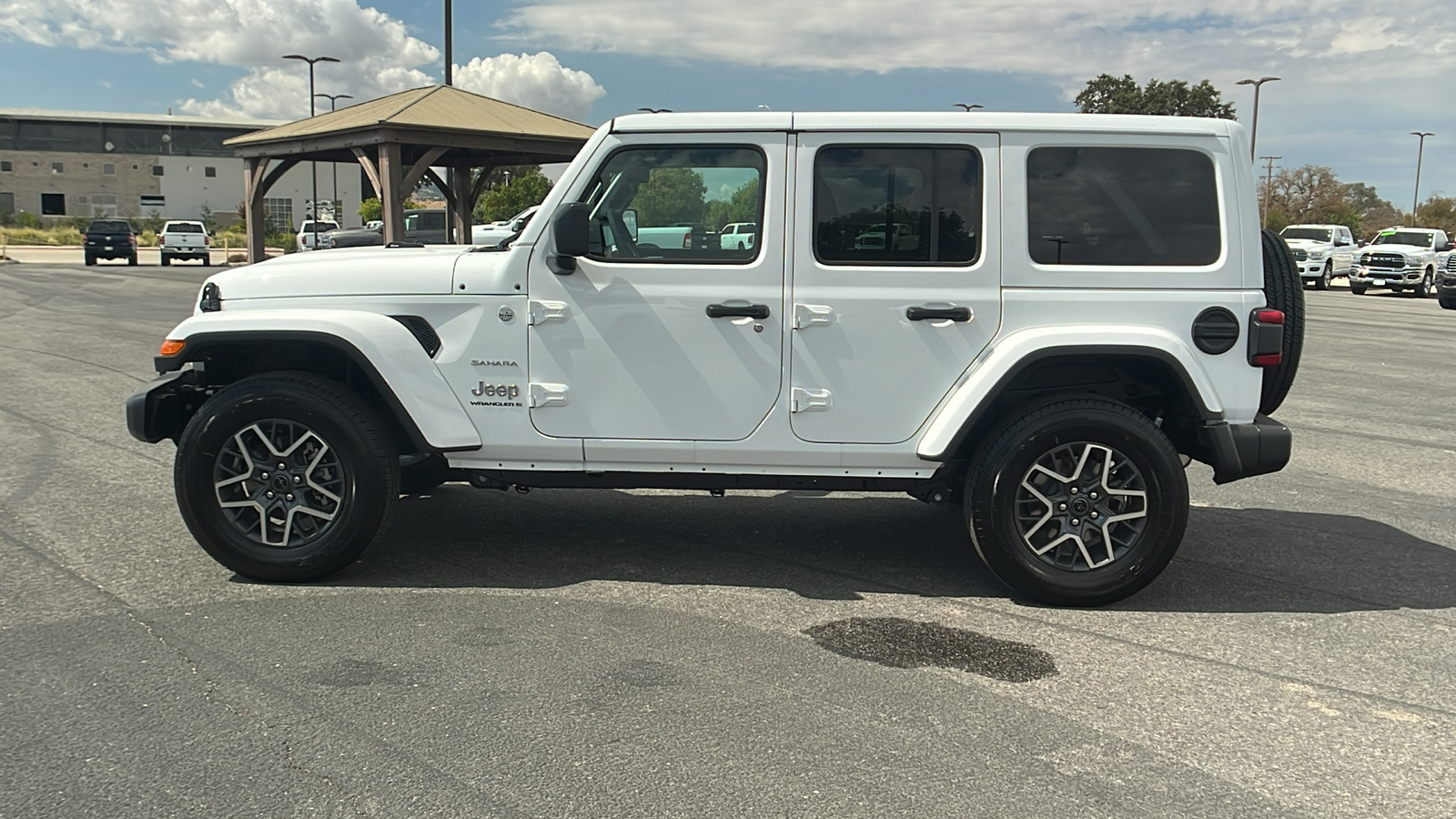 2024 Jeep Wrangler Sahara 6