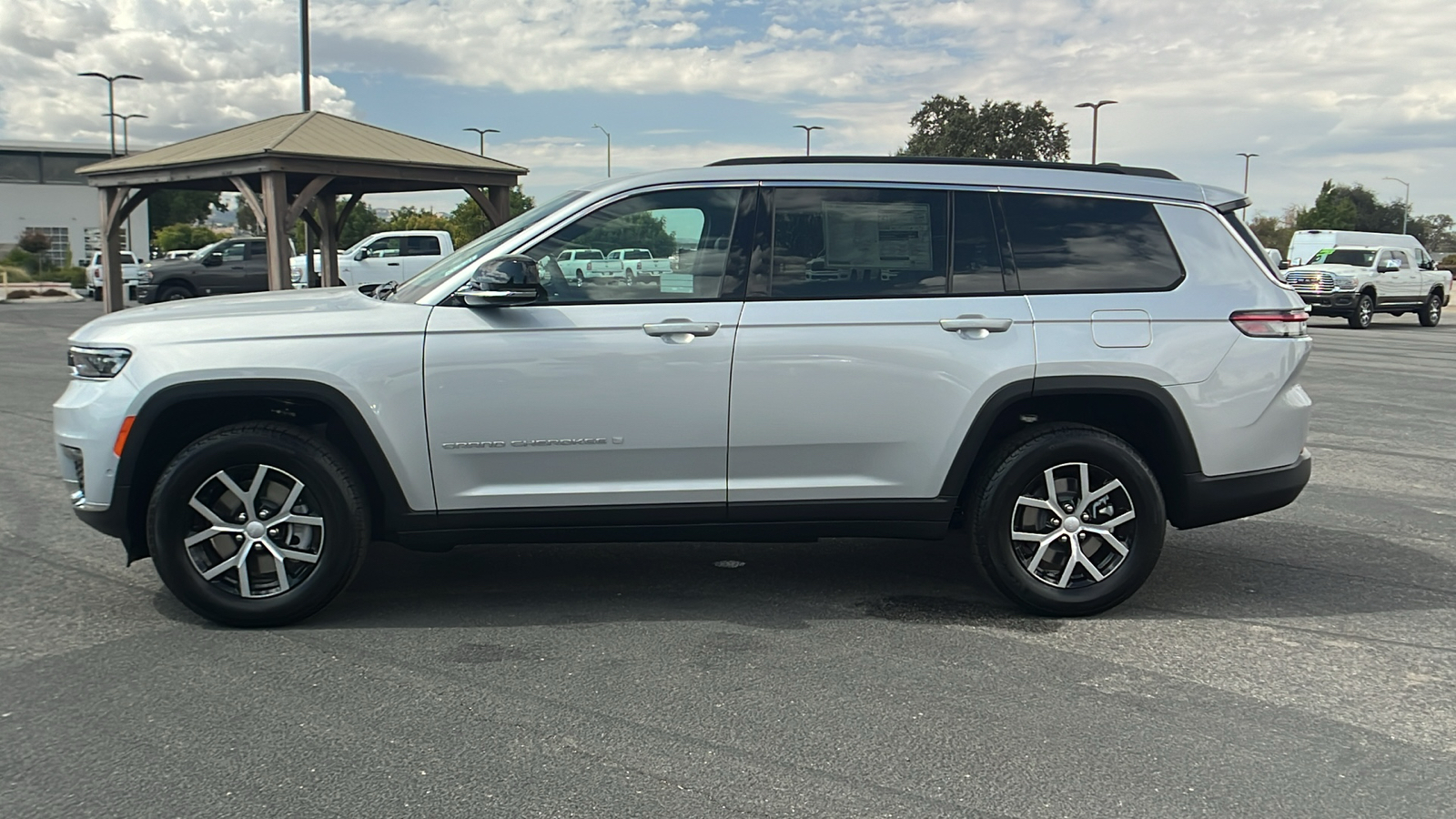 2024 Jeep Grand Cherokee L Limited 6