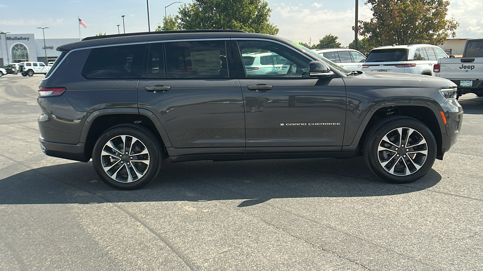 2024 Jeep Grand Cherokee L Overland 2