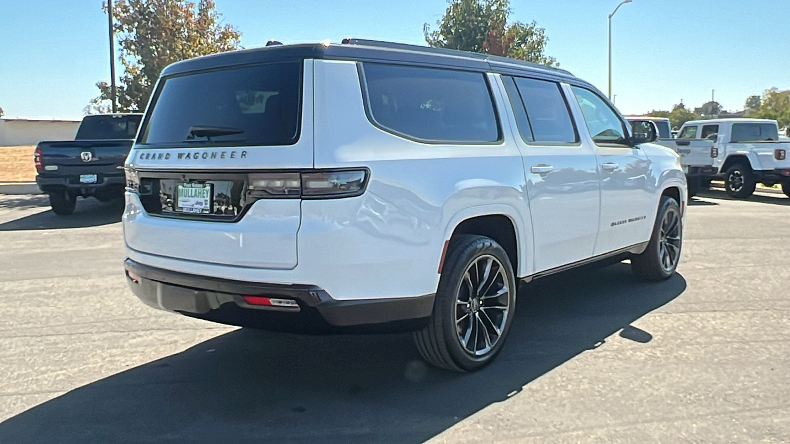 2024 Jeep Grand Wagoneer L Series III Obsidian 3