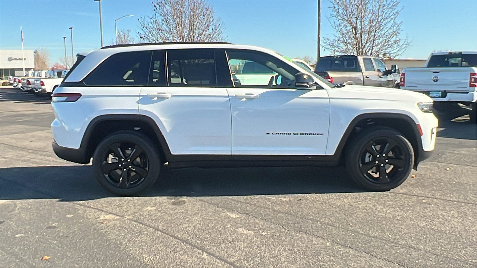 2024 Jeep Grand Cherokee Altitude 2