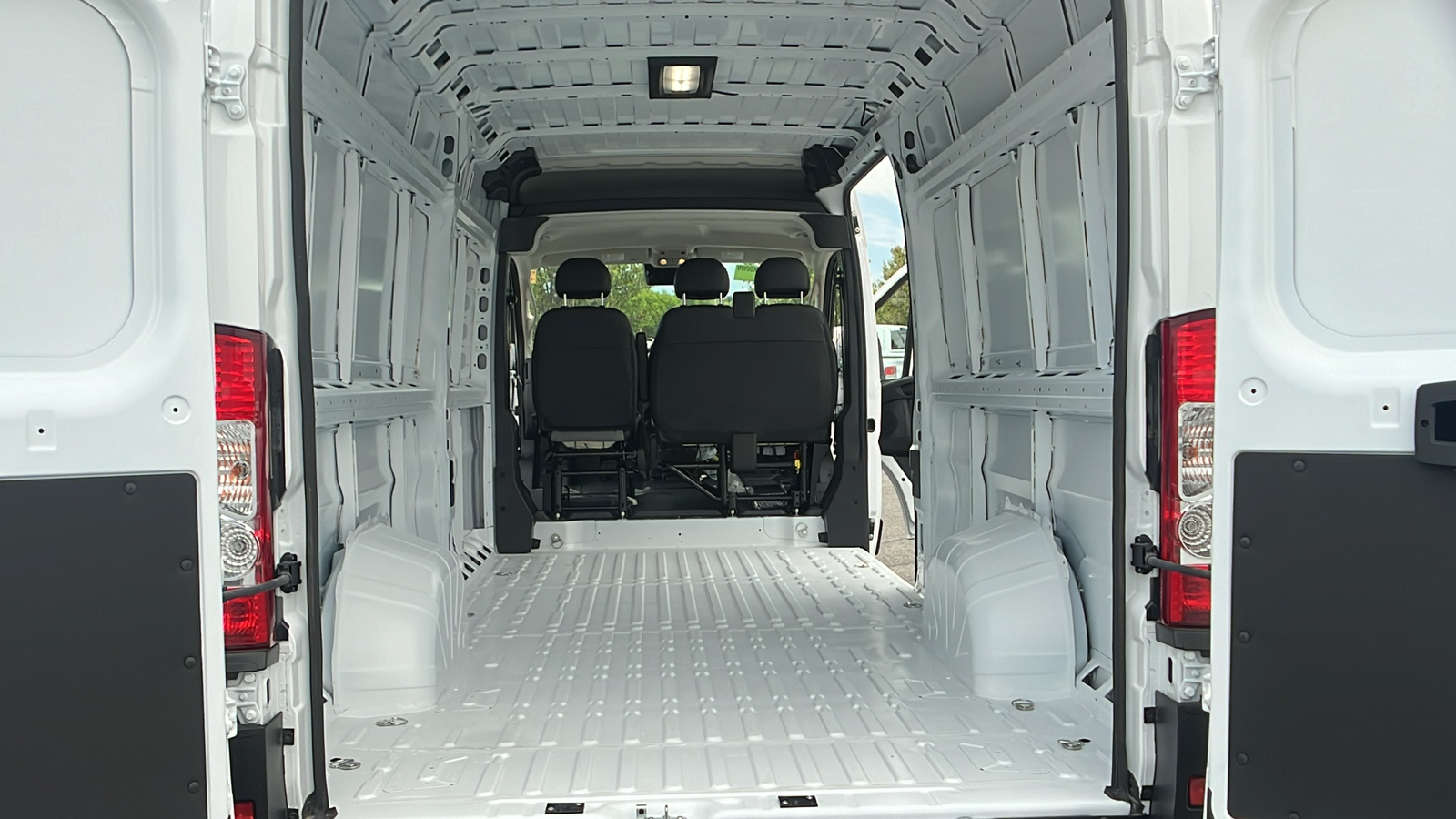 2024 Ram ProMaster Cargo Van Tradesman 17