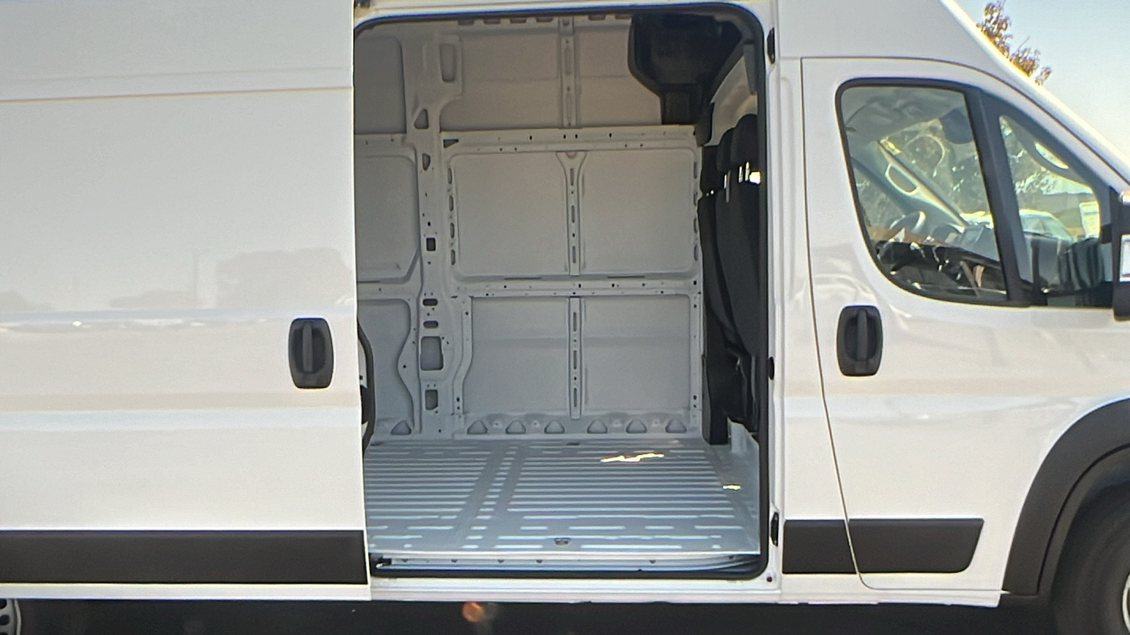 2024 Ram ProMaster Cargo Van Tradesman 18