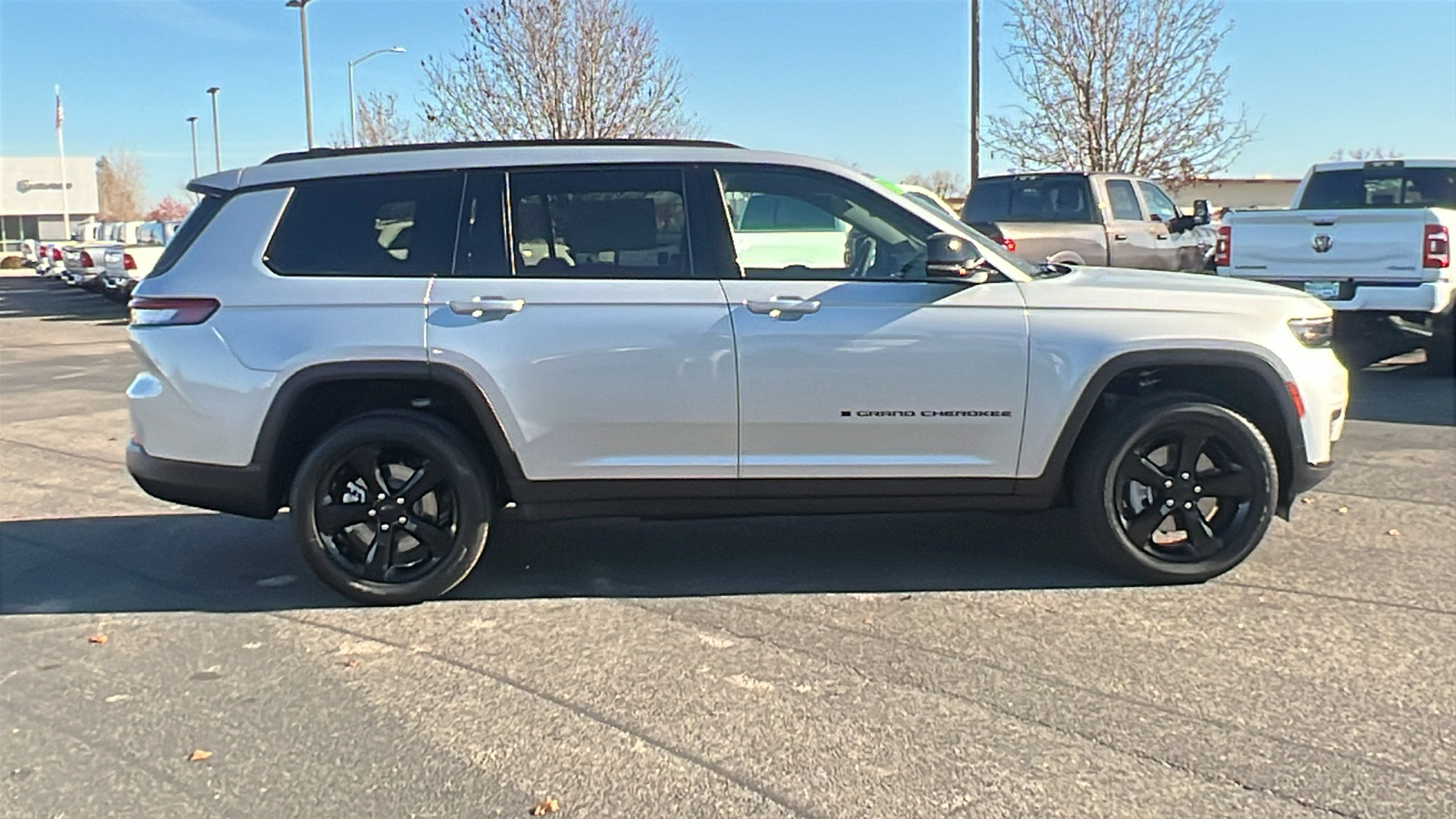 2025 Jeep Grand Cherokee L Altitude X 2