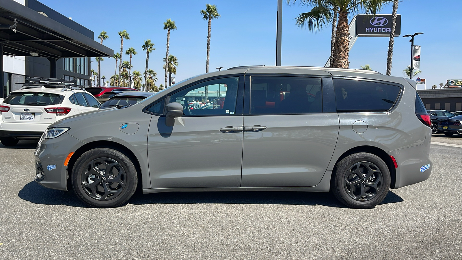 2021 Chrysler Pacifica Hybrid Limited 10