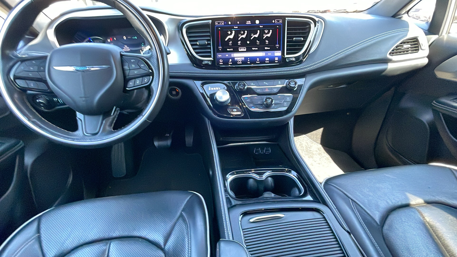 2021 Chrysler Pacifica Hybrid Limited 18