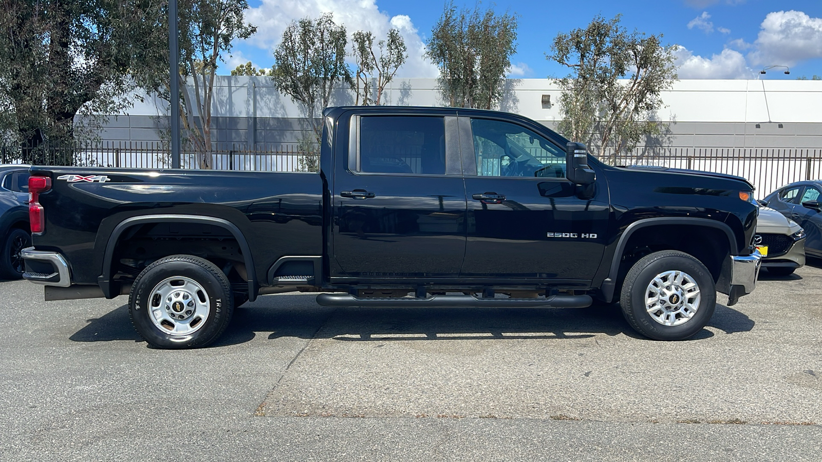 2023 Chevrolet Silverado 2500HD 4WD Crew Cab Standard Bed LT 2