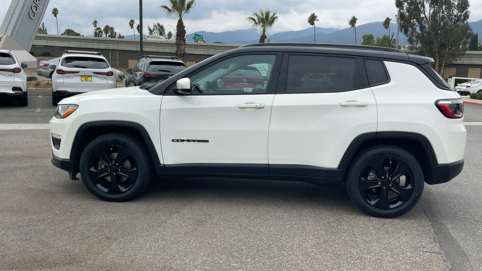 2021 Jeep Compass Altitude FWD 12