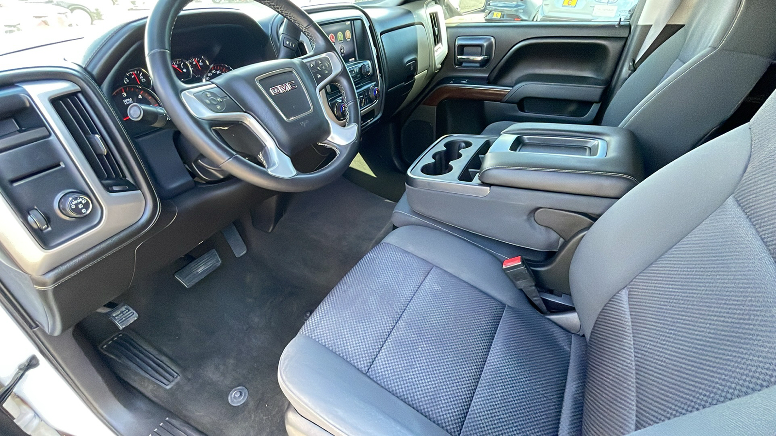 2015 GMC Sierra 1500 SLE 16