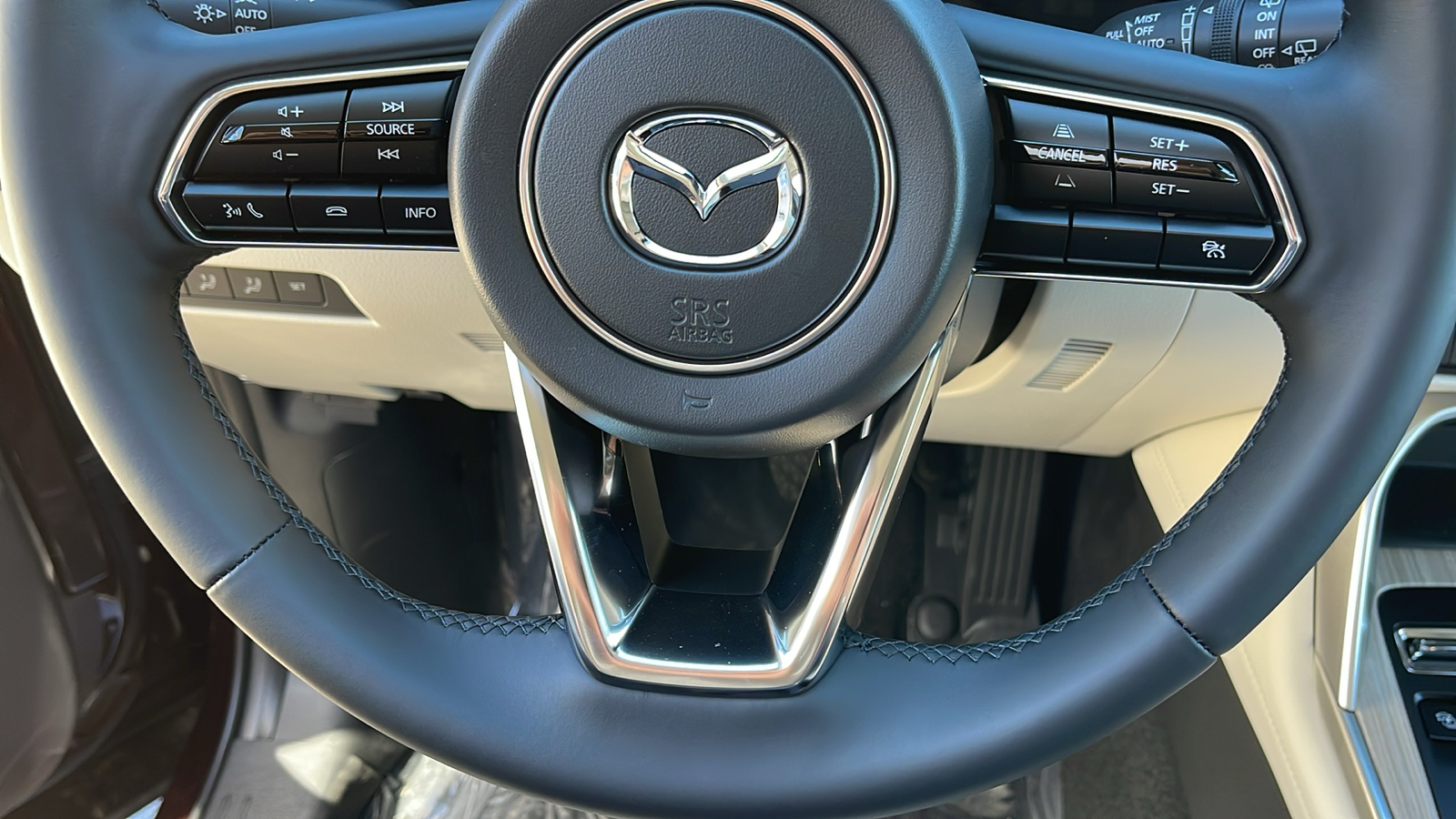 2024 Mazda CX-90 PHEV Premium Plus 24