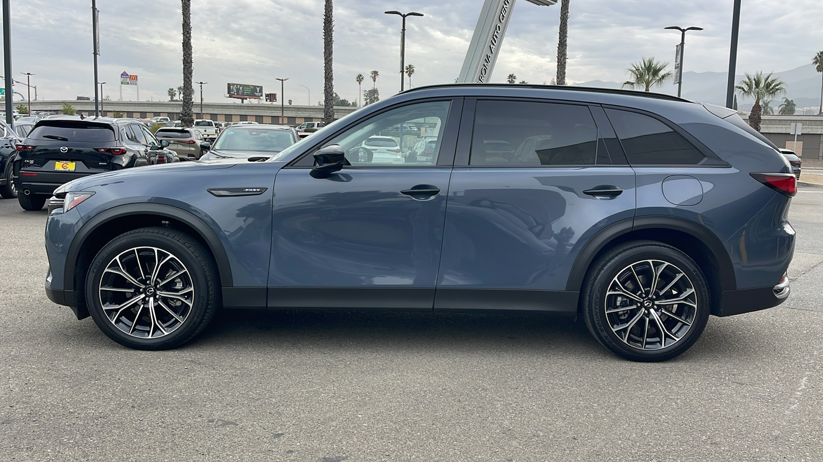 2025 Mazda CX-70 PHEV Premium Package 12