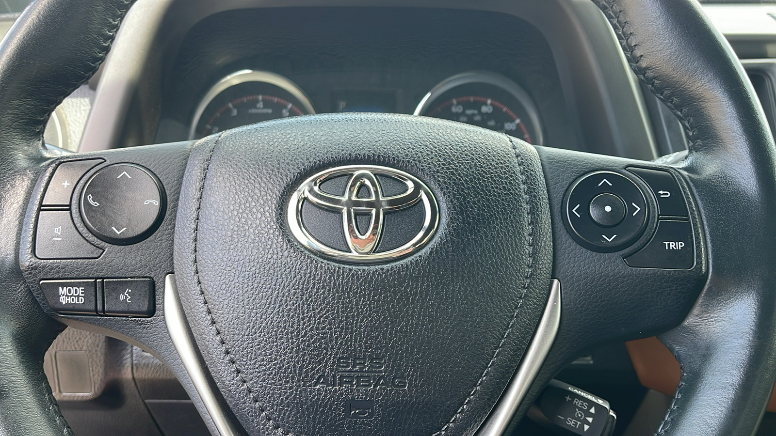2016 Toyota RAV4 SE 23