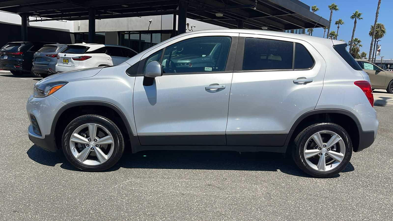 2020 Chevrolet Trax AWD LS 11