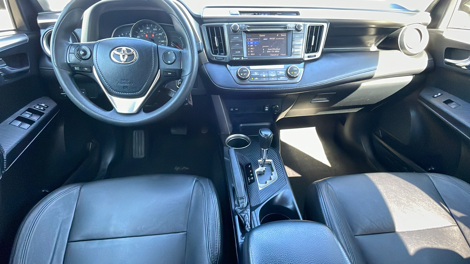 2015 Toyota RAV4 XLE 18