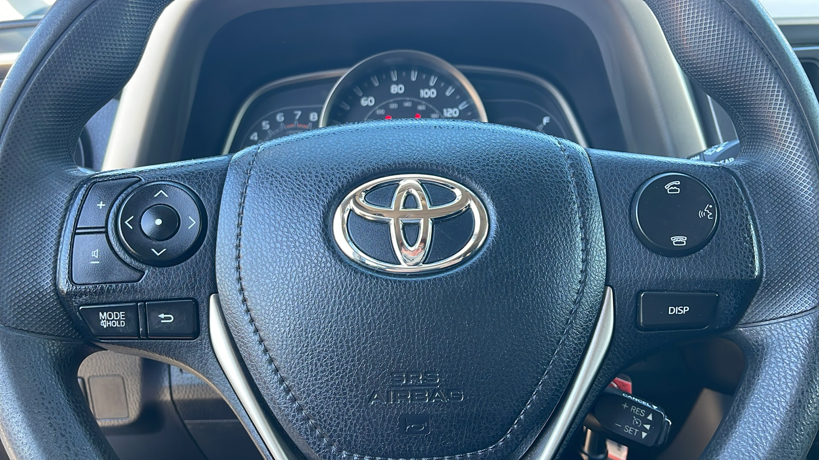 2015 Toyota RAV4 XLE 24