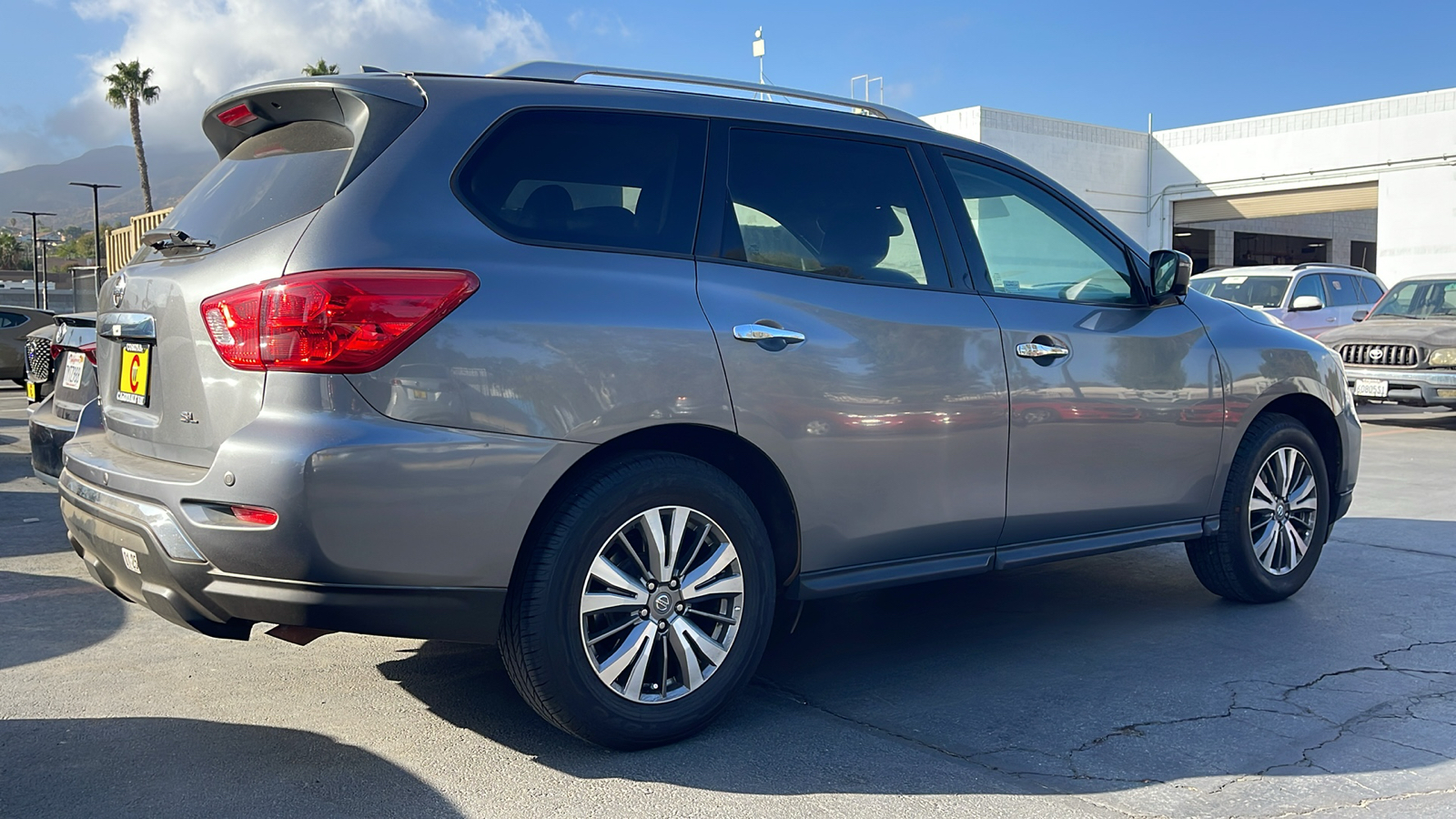 2020 Nissan Pathfinder SL 2WD 3