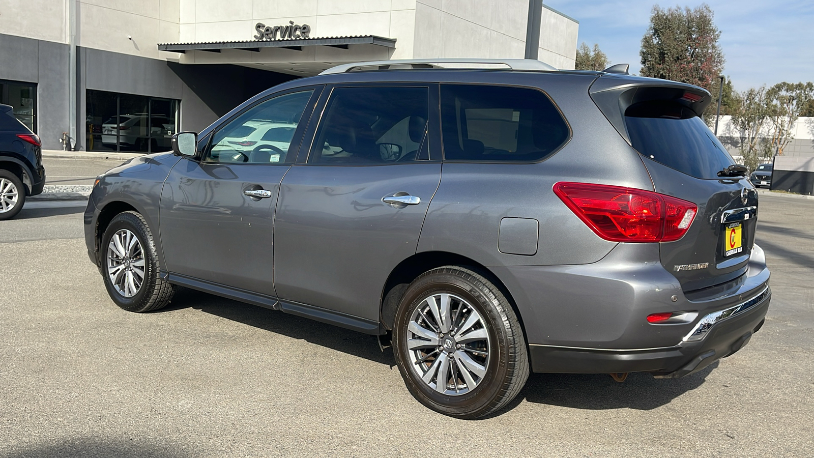 2020 Nissan Pathfinder SL 2WD 11