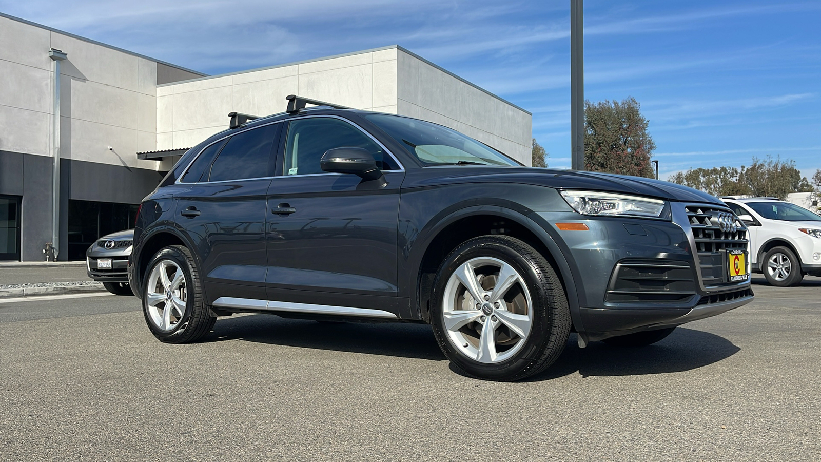 2020 Audi Q5 Titanium Premium 45 TFSI quattro S tronic 1