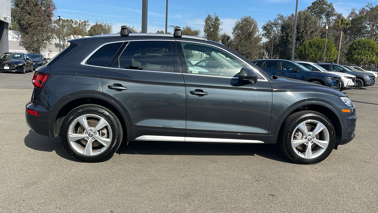 2020 Audi Q5 Titanium Premium 45 TFSI quattro S tronic 6