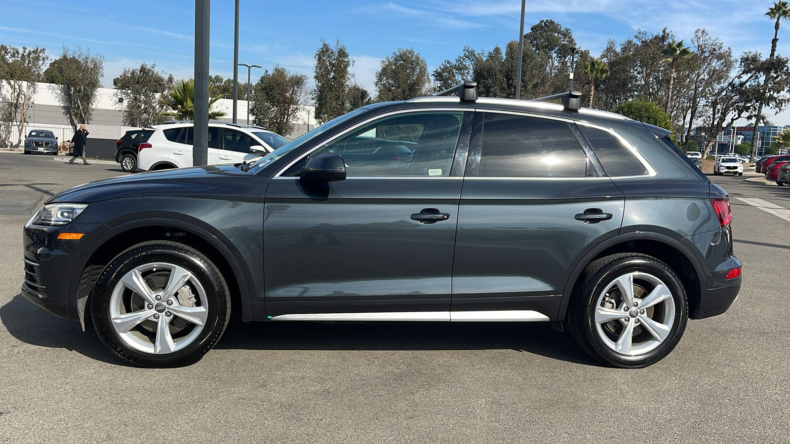 2020 Audi Q5 Titanium Premium 45 TFSI quattro S tronic 12