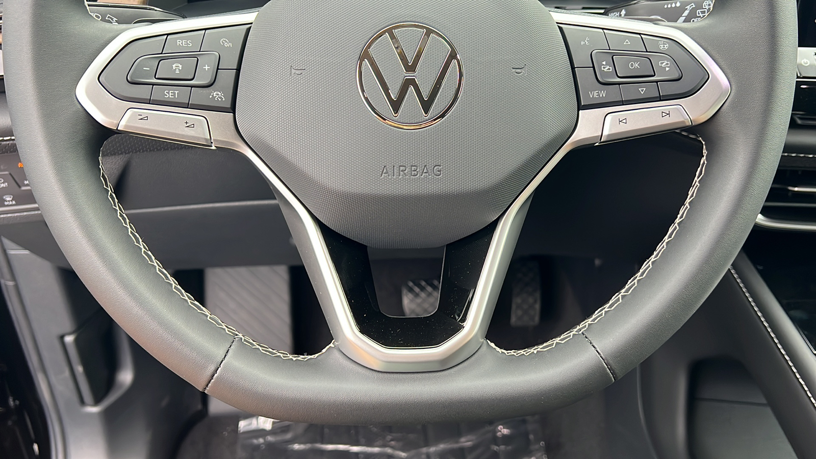 2024 Volkswagen Atlas 2.0T SE w/Technology 24
