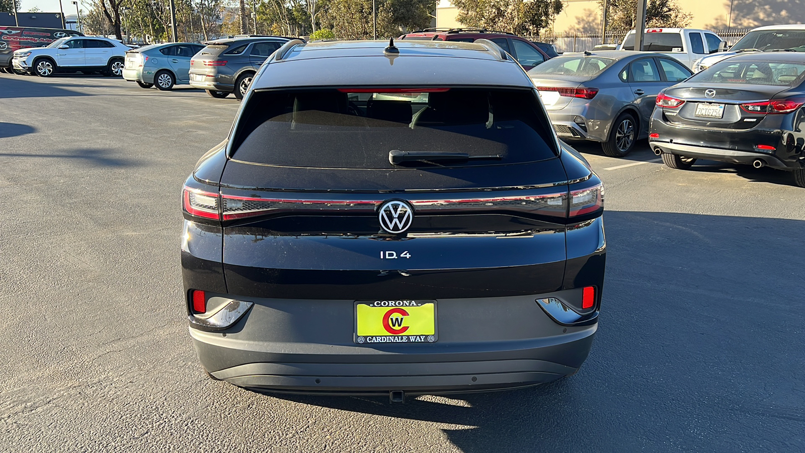 2023 Volkswagen ID.4 Pro S 8