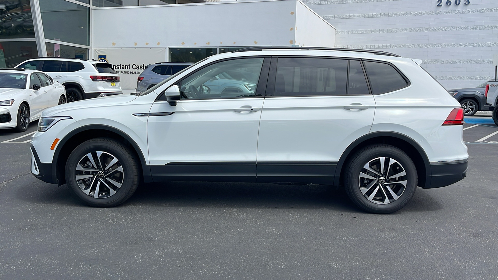 2024 Volkswagen Tiguan 2.0T S 12