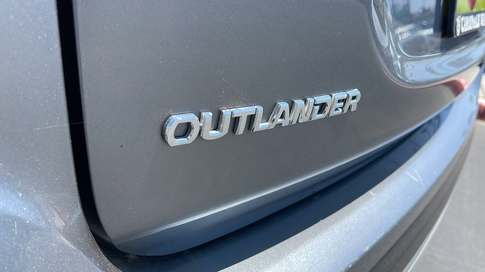 2020 Mitsubishi Outlander ES 29