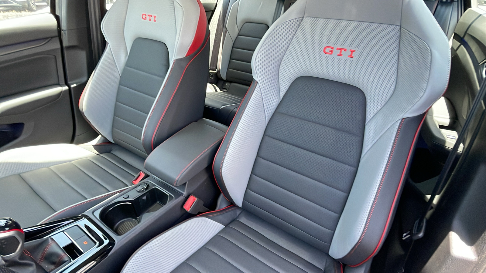 2024 Volkswagen Golf GTI 380 SE 16