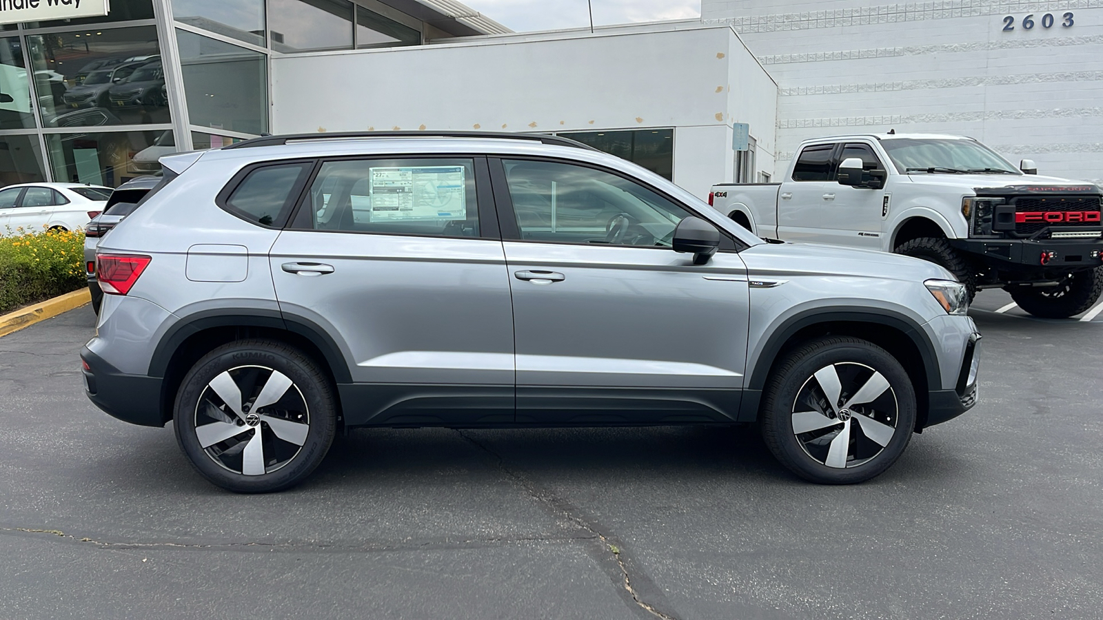 2024 Volkswagen Taos S 4Motion 10