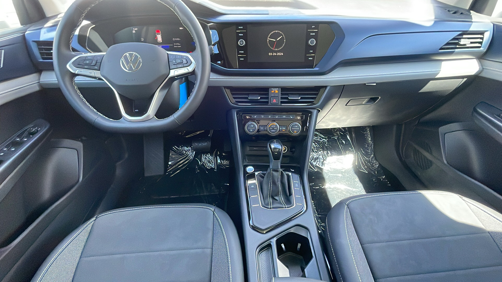 2024 Volkswagen Taos 1.5T SE 18