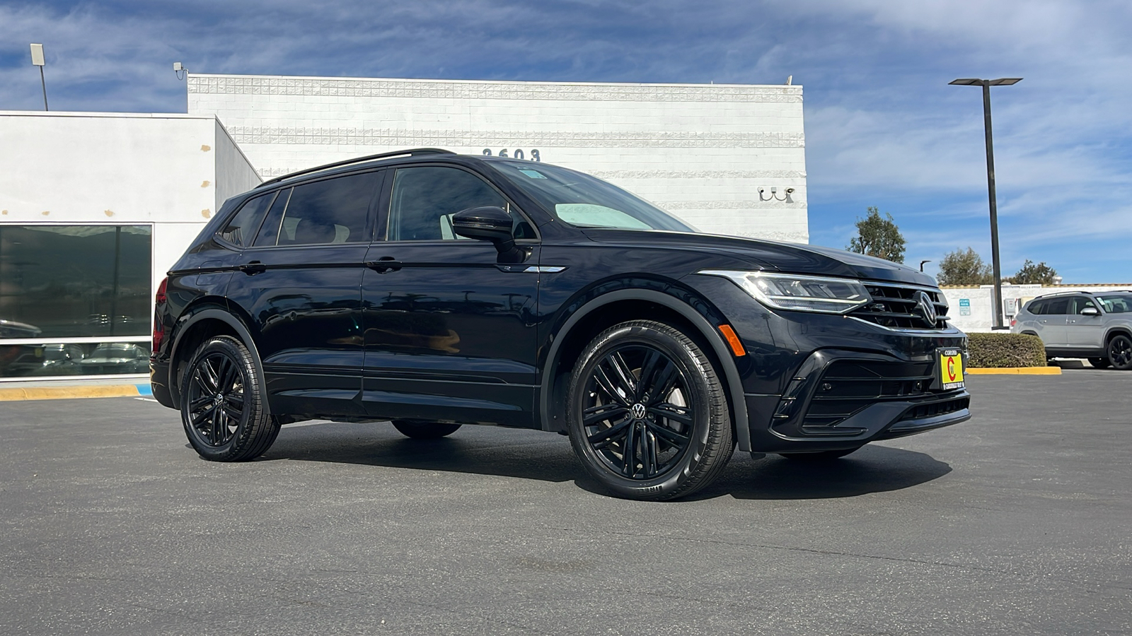 2022 Volkswagen Tiguan 2.0T SE R-Line Black 1