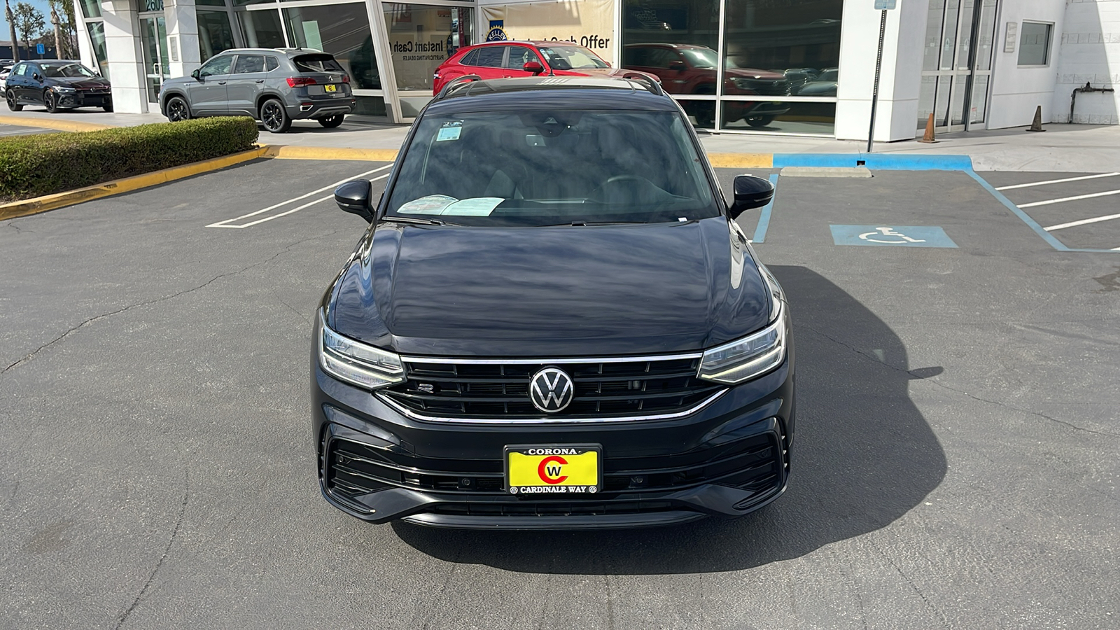 2022 Volkswagen Tiguan 2.0T SE R-Line Black 2