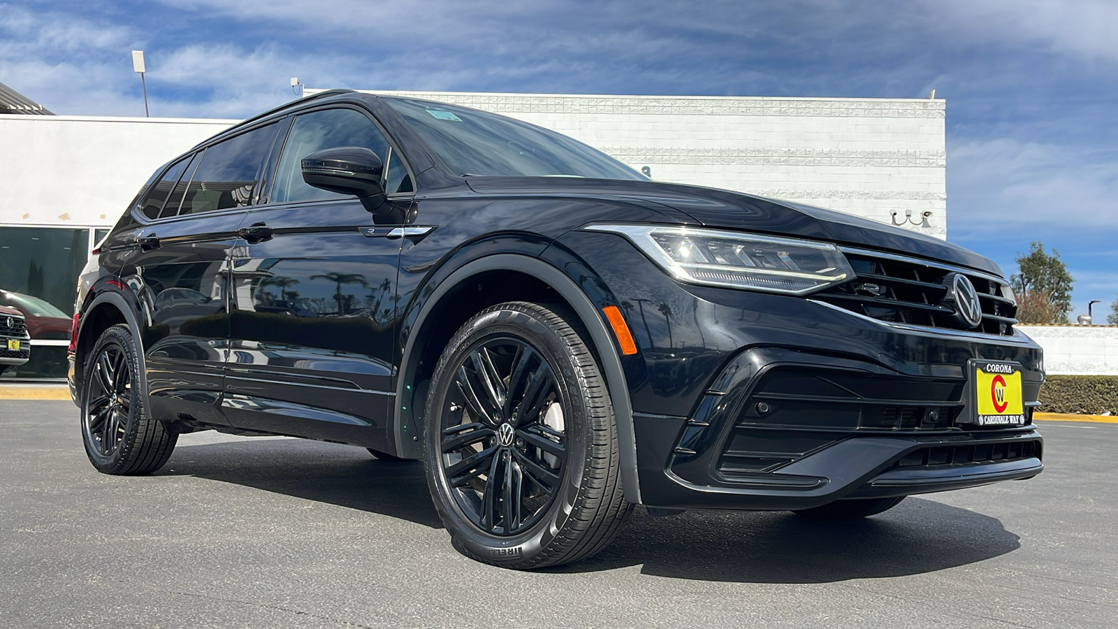 2022 Volkswagen Tiguan 2.0T SE R-Line Black 5