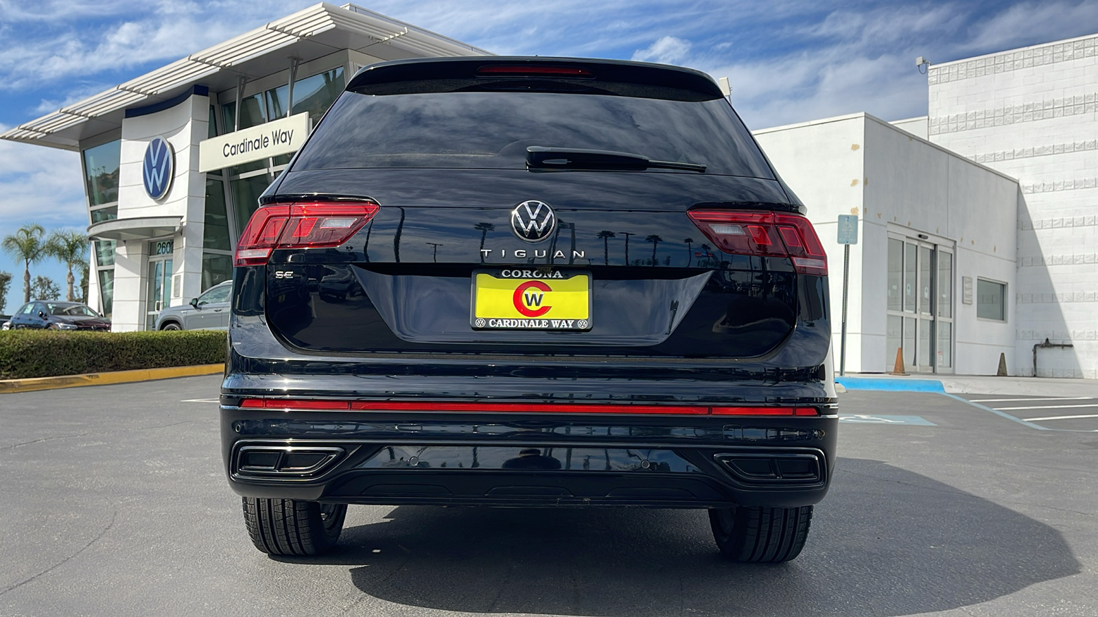 2022 Volkswagen Tiguan 2.0T SE R-Line Black 10