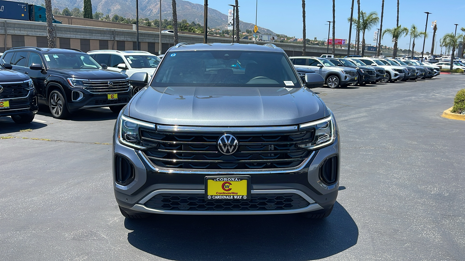 2024 Volkswagen Atlas Cross Sport SE 3